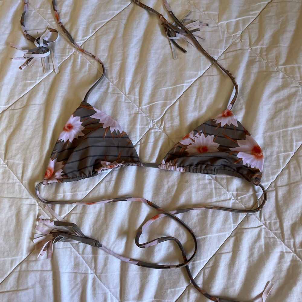 Acacia top (CHEAPER THROUGH APPLE PAY)